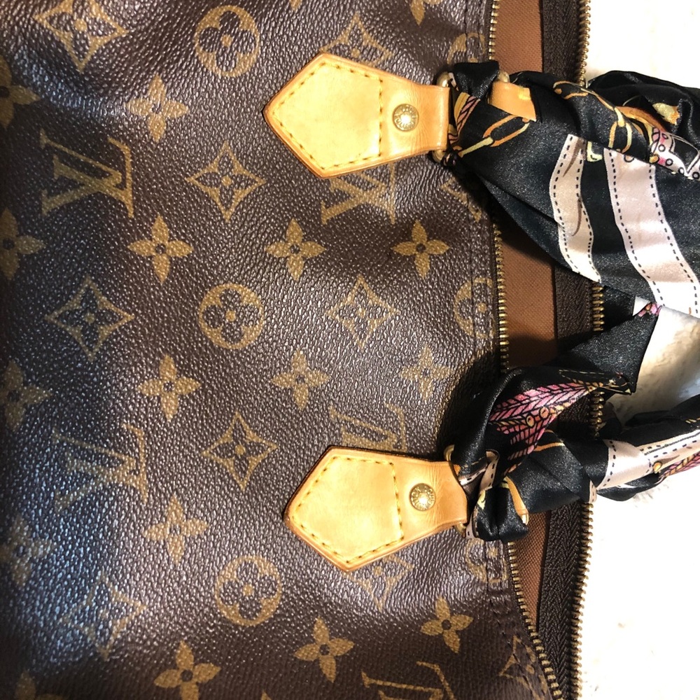 Authentic Louis Vuitton Speedy 35 - Picture 5 of 16